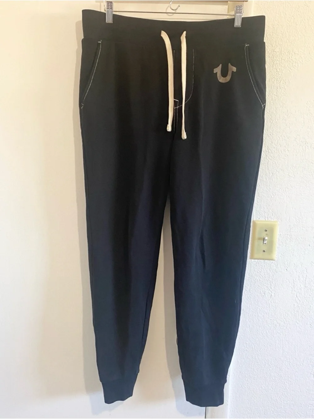 True Religion Men's Classic Logo Elastic Drawstring Sweatpant Jogger Small Black